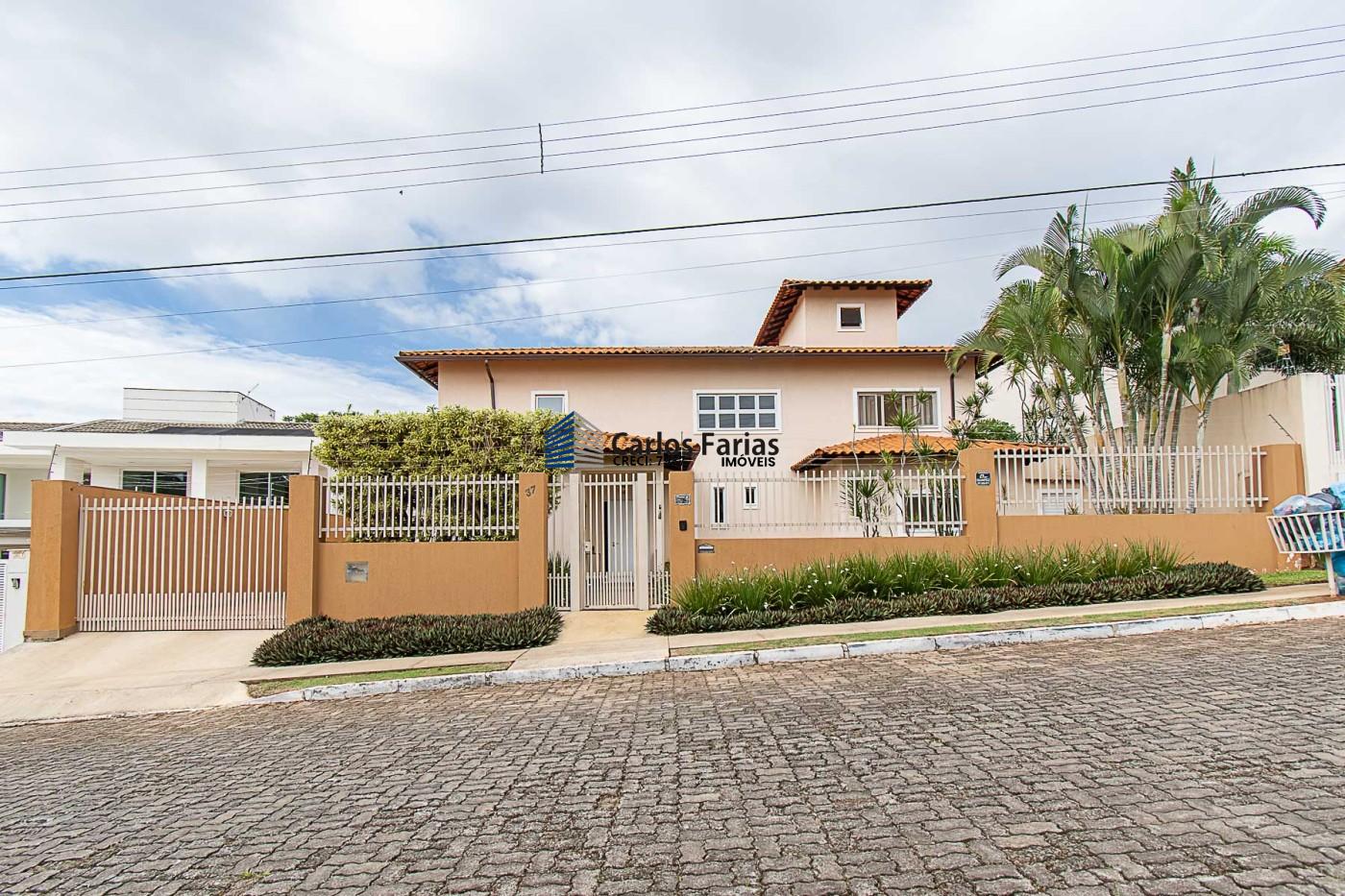 Casa em Condom�nio