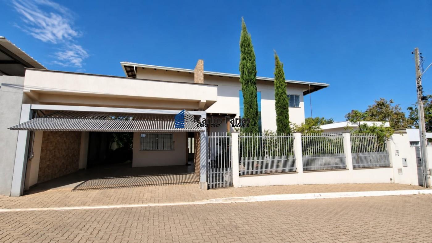 Casa em Condom�nio